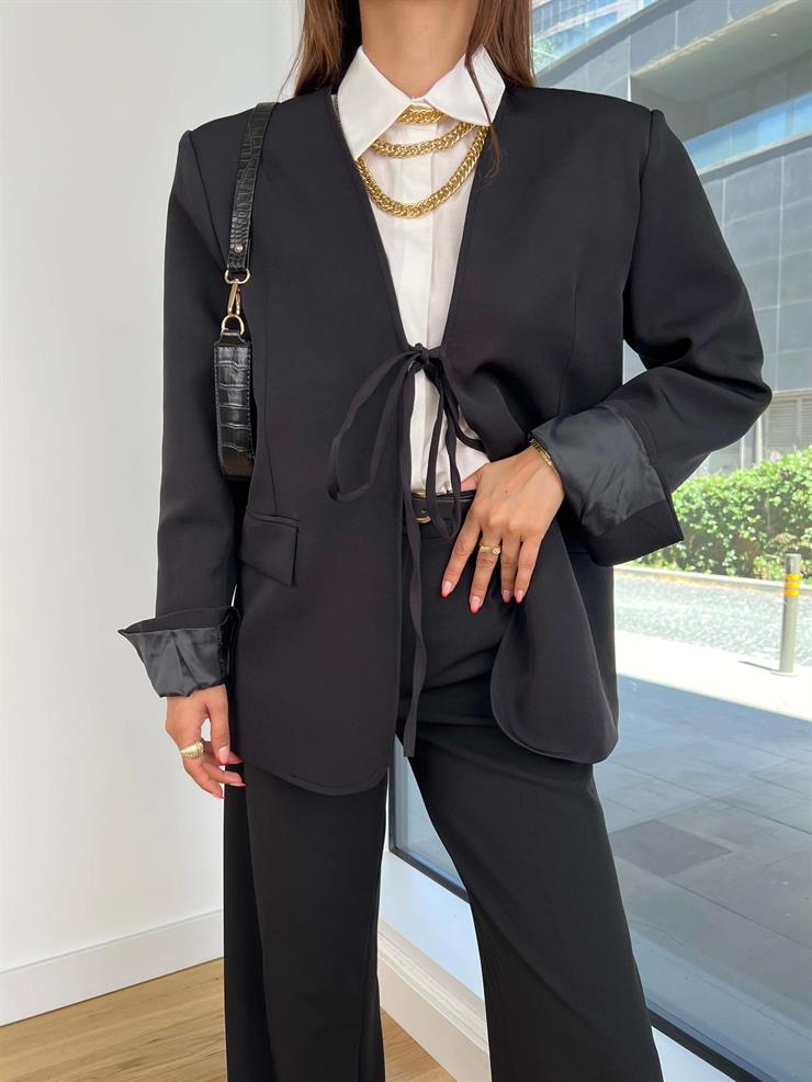 Omuz Vatkalı Önü Bağlamalı Aldina Kadın Siyah Blazer Ceket 24Y846