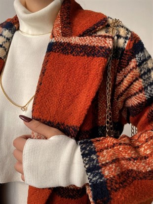 Büyük Ekoseli Kruvaze Alise Kadın Kremit Kaban 22K000200