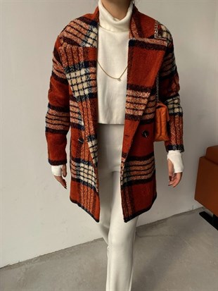 Büyük Ekoseli Kruvaze Alise Kadın Kremit Kaban 22K000200