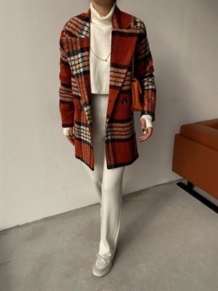 Büyük Ekoseli Kruvaze Alise Kadın Kremit Kaban 22K000200