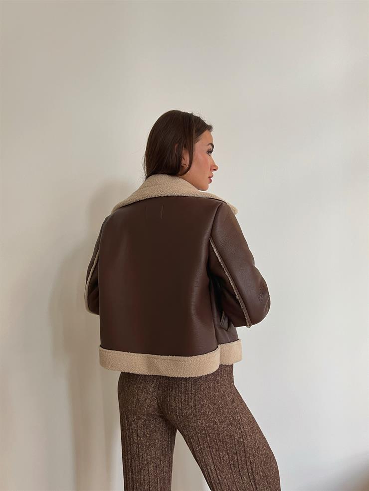 İçi Peluş Kürk Fermuar Kapamalı Alyona Kadın Kahve Vegan Deri Kısa Mont 24k000074
