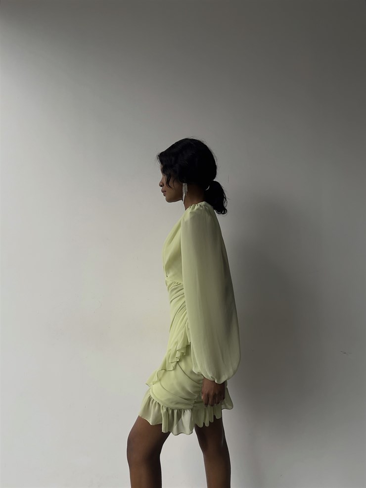 Kruvaze Yaka Drapeli Etek Kısmı Fırfırlı Amara Kadın Fıstık Yeşili Mini Elbise 22Y000015