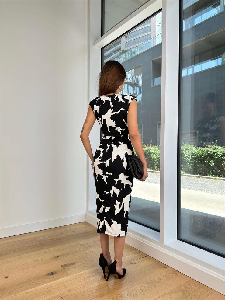 V Yaka Omuz Vatkalı Drapeli Eteği Düğme Detaylı Amer Kadın Siyah Desenli Midi Elbise 25K061