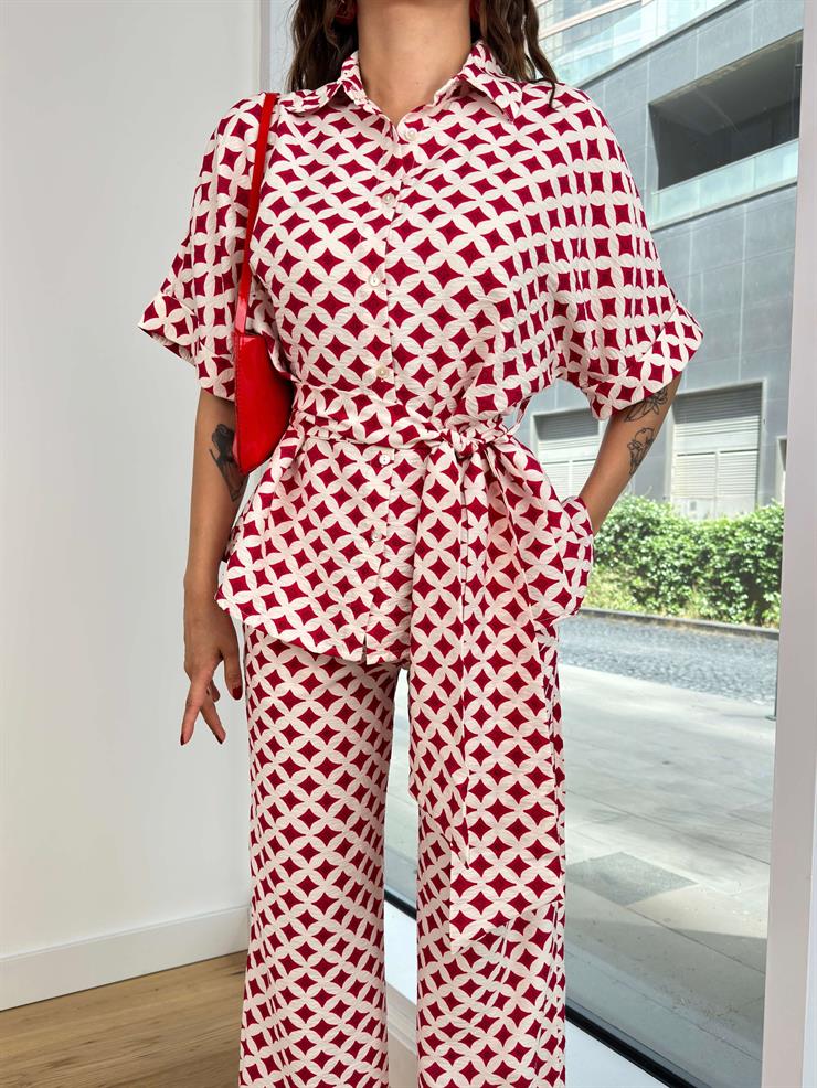 Yarım Kol Belden Kuşaklı Gömlek Bol Paça Pantolon André Kadın Desenli Kırmızı Takım 24Y778