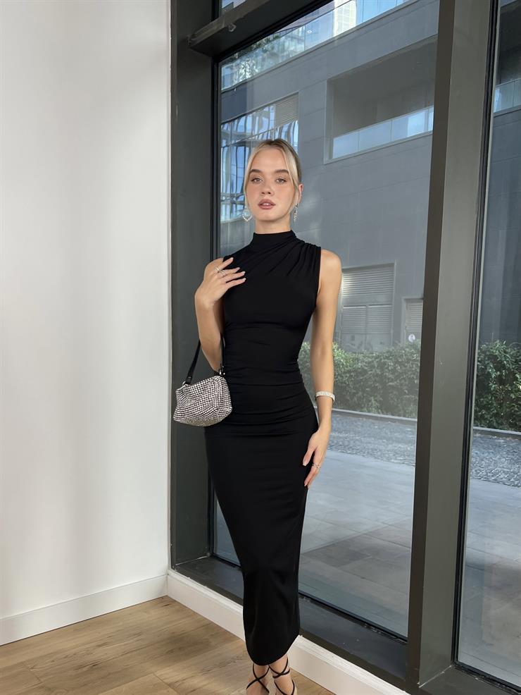 Boğazlı Drape Detaylı Yırtmaçlı Andrey Kadın Siyah Elbise 24k206