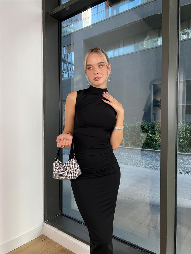 Boğazlı Drape Detaylı Yırtmaçlı Andrey Kadın Siyah Elbise 24k206