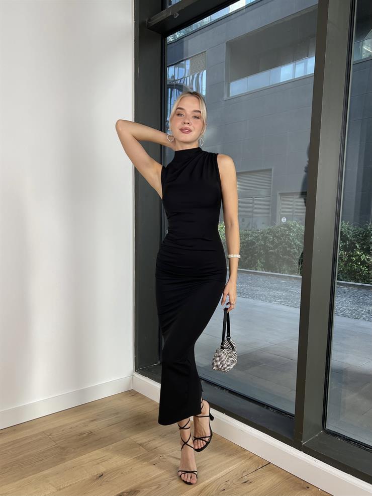 Boğazlı Drape Detaylı Yırtmaçlı Andrey Kadın Siyah Elbise 24k206