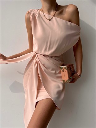 Kayık Yaka Eteği Kapaklı Bağcıklı Ansley Kadın Pudra Elbise 22K000623