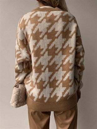 Büyük Kazayağı Desenli Arcelia Kadın Camel Triko Hırka 22K000213