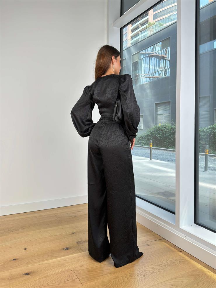 V Yaka Uzun Kol Omuz Vatkalı Crop Yüksek Bel Bol Paça Arian Kadın Siyah Saten Takım 25K042