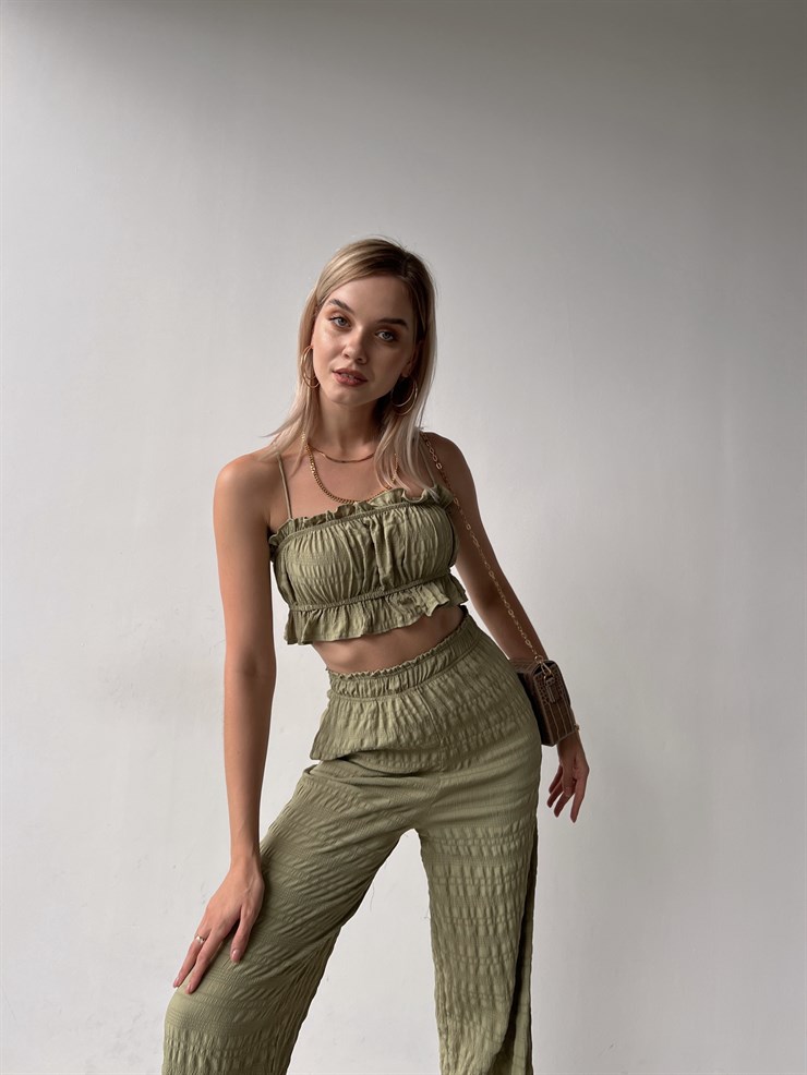 Arkadan Bağcıklı Fırfırlı Crop Lastik Bel Alt Gofre Kumaş Odina Kadın Yeşil İkili Takım 22Y000376