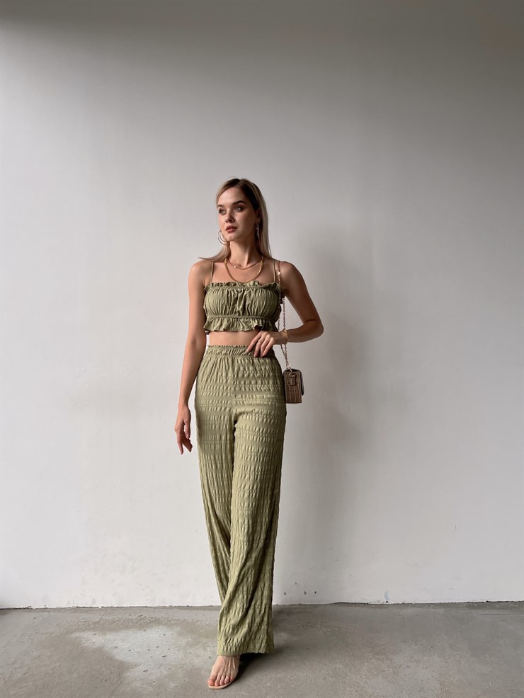 Arkadan Bağcıklı Fırfırlı Crop Lastik Bel Alt Gofre Kumaş Odina Kadın Yeşil İkili Takım 22Y000376