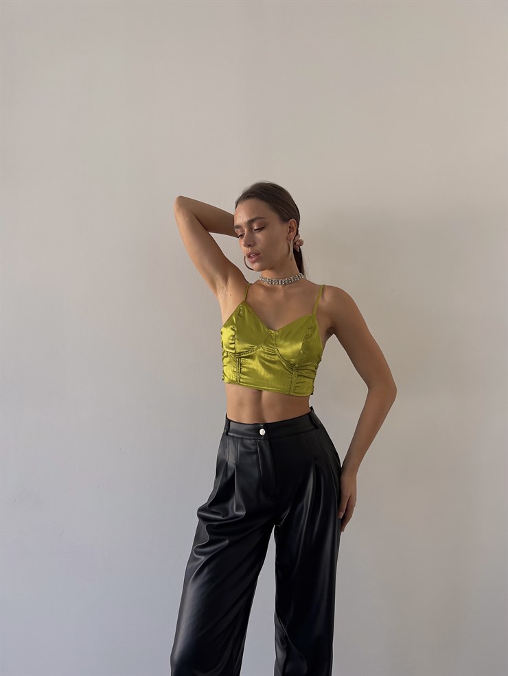 Arkası Gipeli Askılı Saten Gian Kadın Zeytin Yeşili Crop Bluz 23K000151
