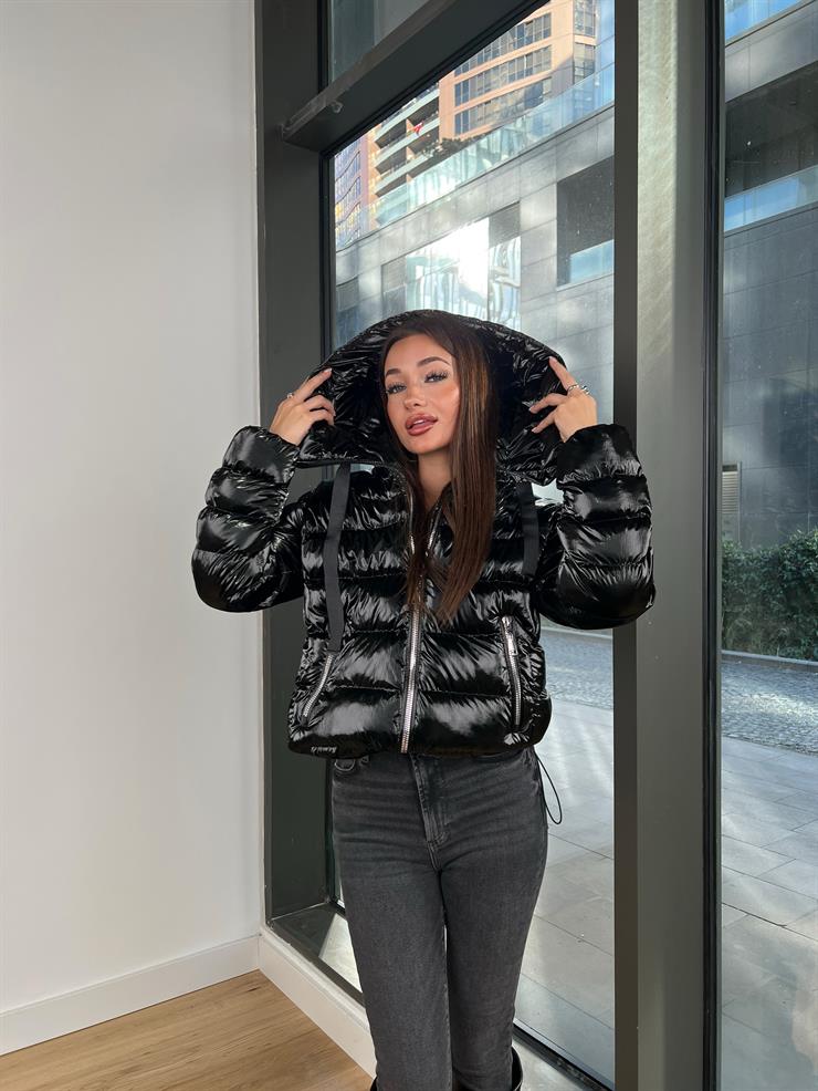 Kapüşonlu Parlak Arlan Kadın Siyah Şişme Mont 23K000124