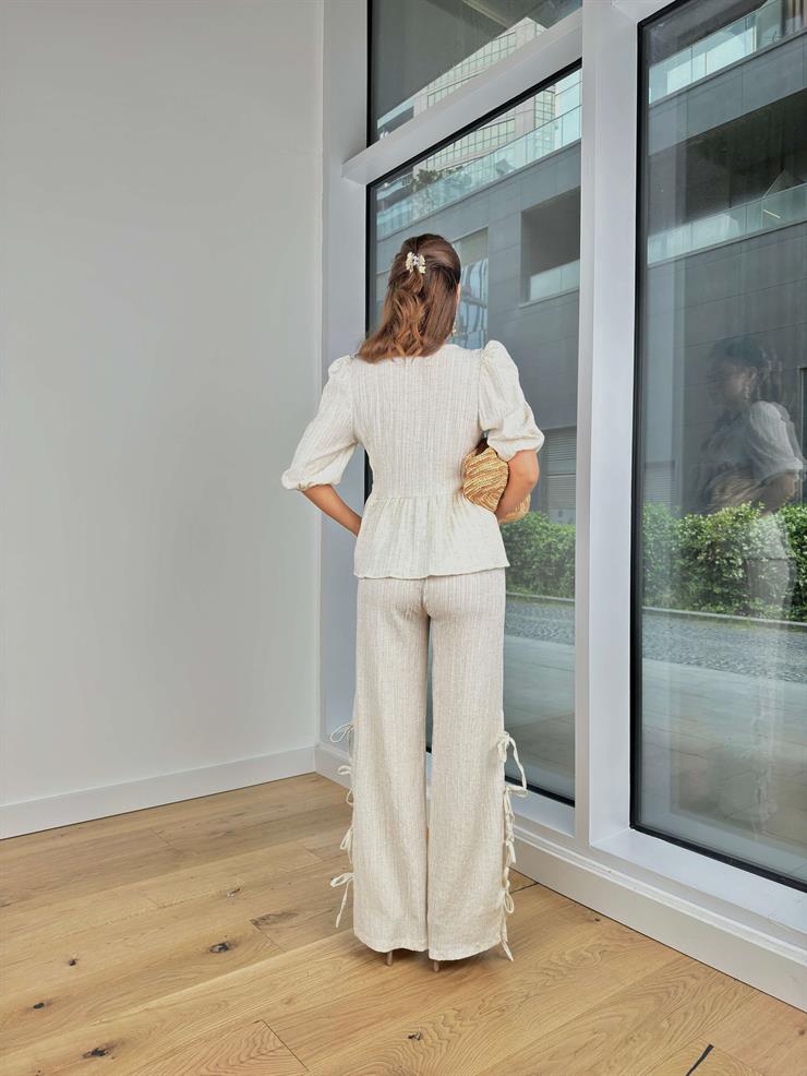 Önü Bağlama Detaylı Yarım Kol Bluz Yüksek Bel Bol Paça Pantolon Aron Kadın Natural Takım 24Y526