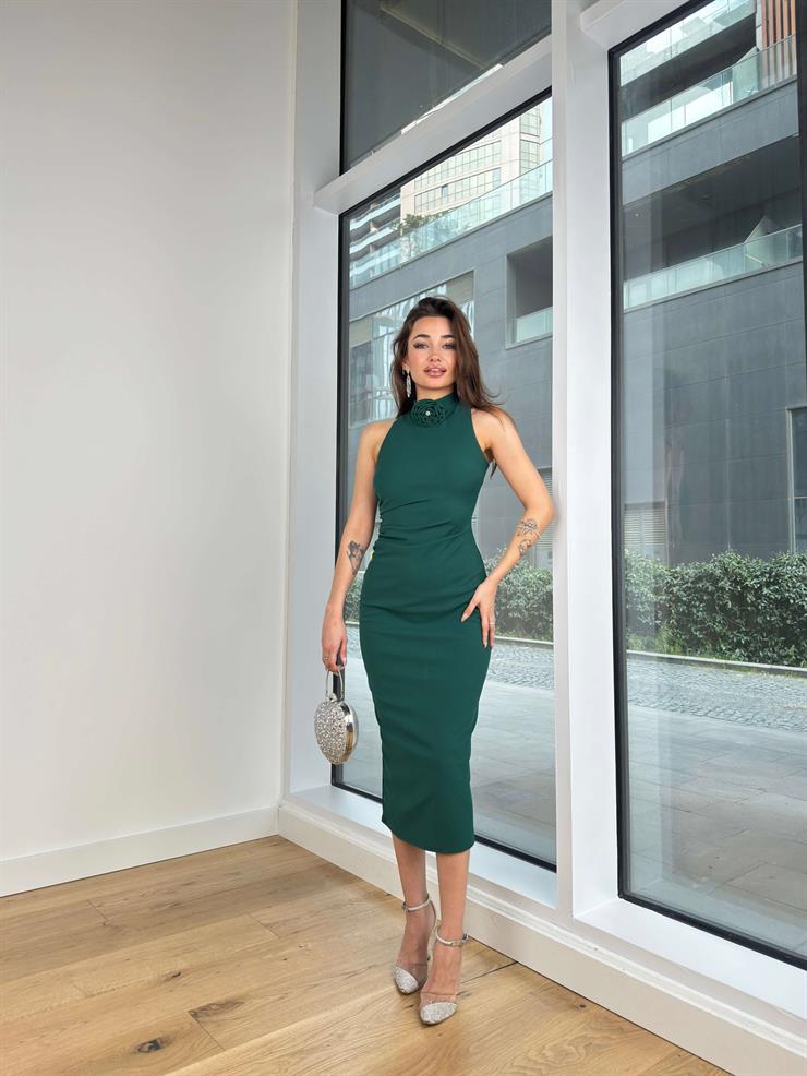 Boğazlı Çıkabilir Aksesuarlı Drape Detaylı Arthur Kadın Zümrüt Elbise 24Y144
