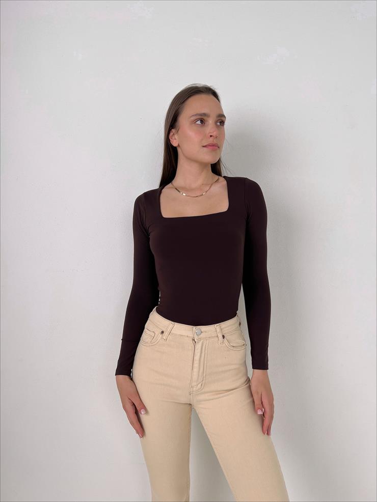 Kare Yaka Arve Kadın Kahve Bluz 23K000388