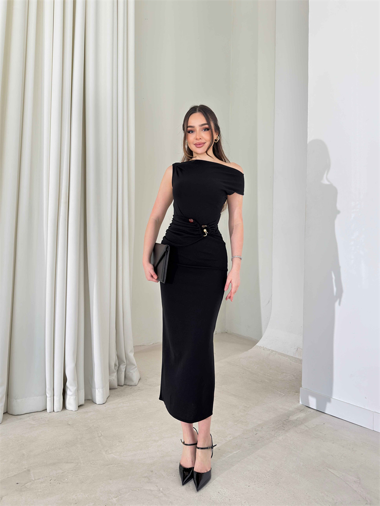 Düşük Omuz Belden Oturtmalı Aksesuar Detaylı Siyah Arves Kadın Elbise 26Y081