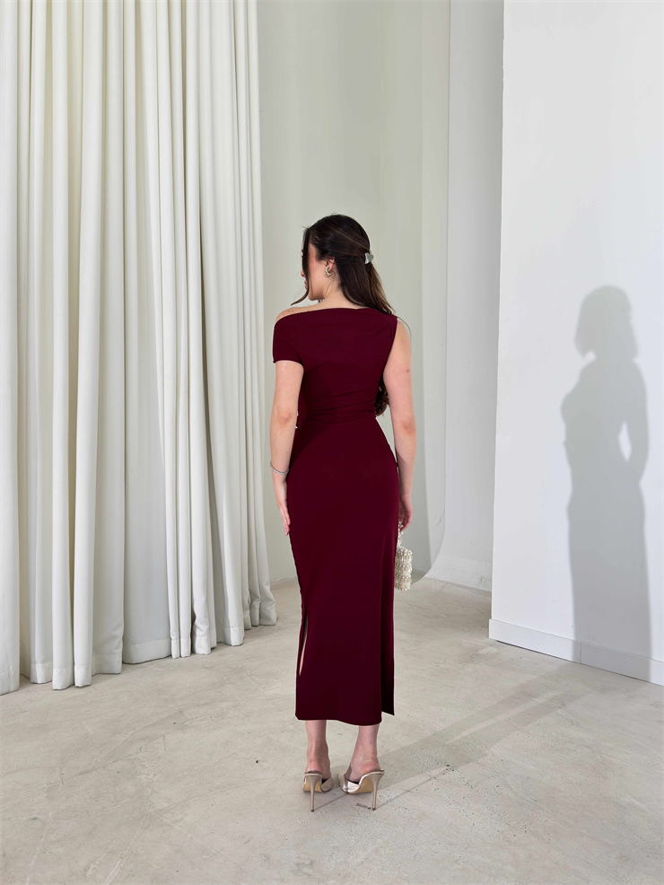 Düşük Omuz Belden Oturtmalı Aksesuar Detaylı Bordo Arves Kadın Elbise 26Y081