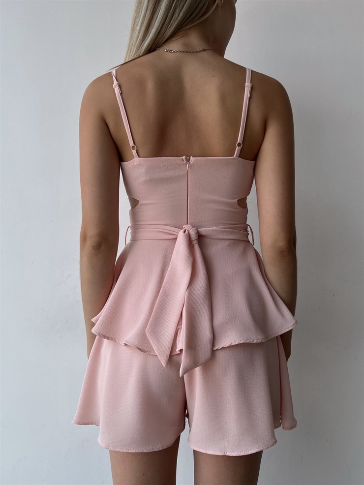 Askılı Kuruvaze Yaka Bel Dekolteli Volanlı Elisha Kadın Pudra Şort Tulum 22Y000296