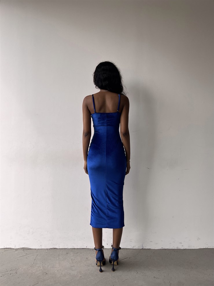 Askılı Önden Yırtmaçlı Kadife Giona Kadın Saks Elbise 22K000432