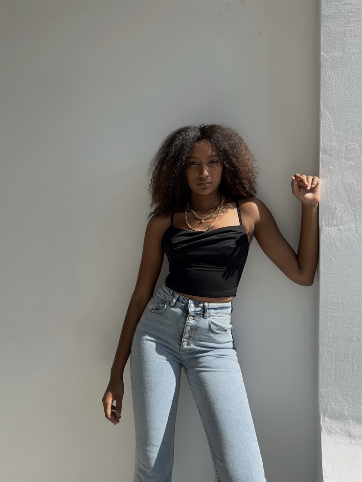 Askılı Sırt Dekolteli Göğüs Drpeli Tosia Kadın Siyah Crop Bluz 22Y000388