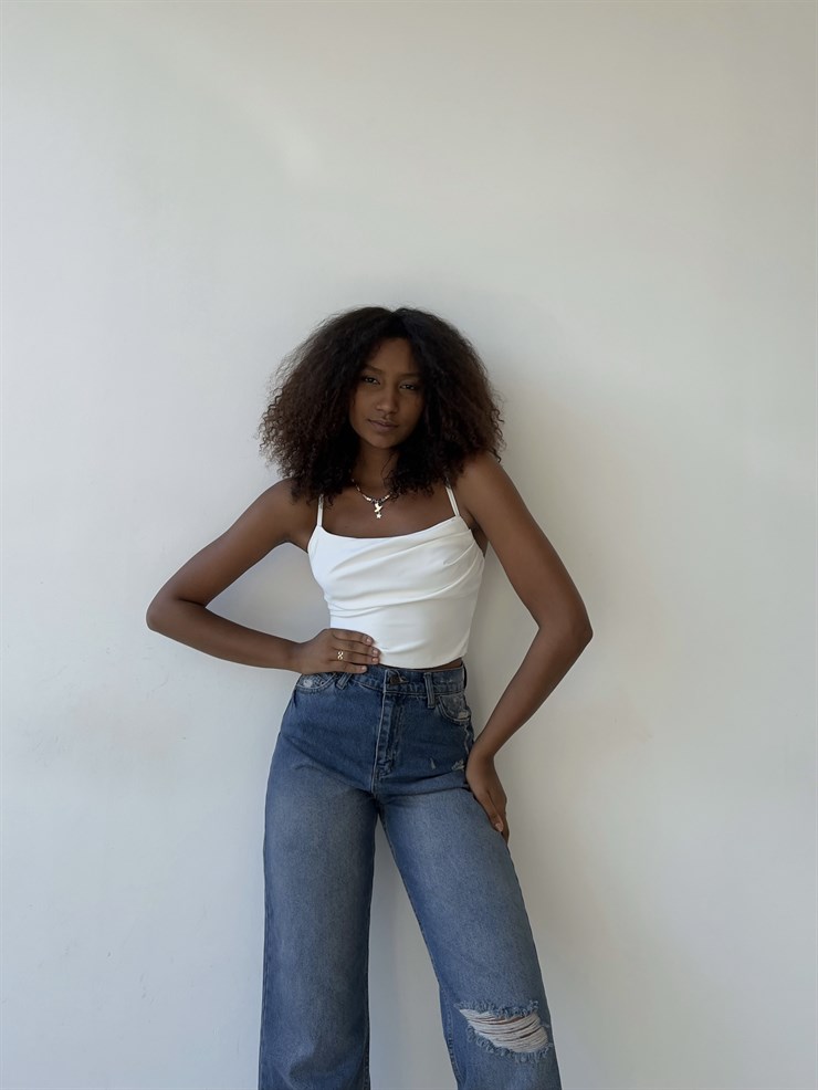 Askılı Sırt Dekolteli Göğüs Drpeli Tosia Kadın Beyaz Crop Bluz 22Y000388