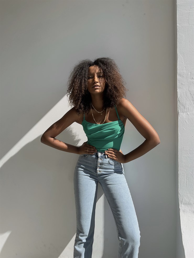 Askılı Sırt Dekolteli Göğüs Drpeli Tosia Kadın Yeşil Crop Bluz 22Y000388