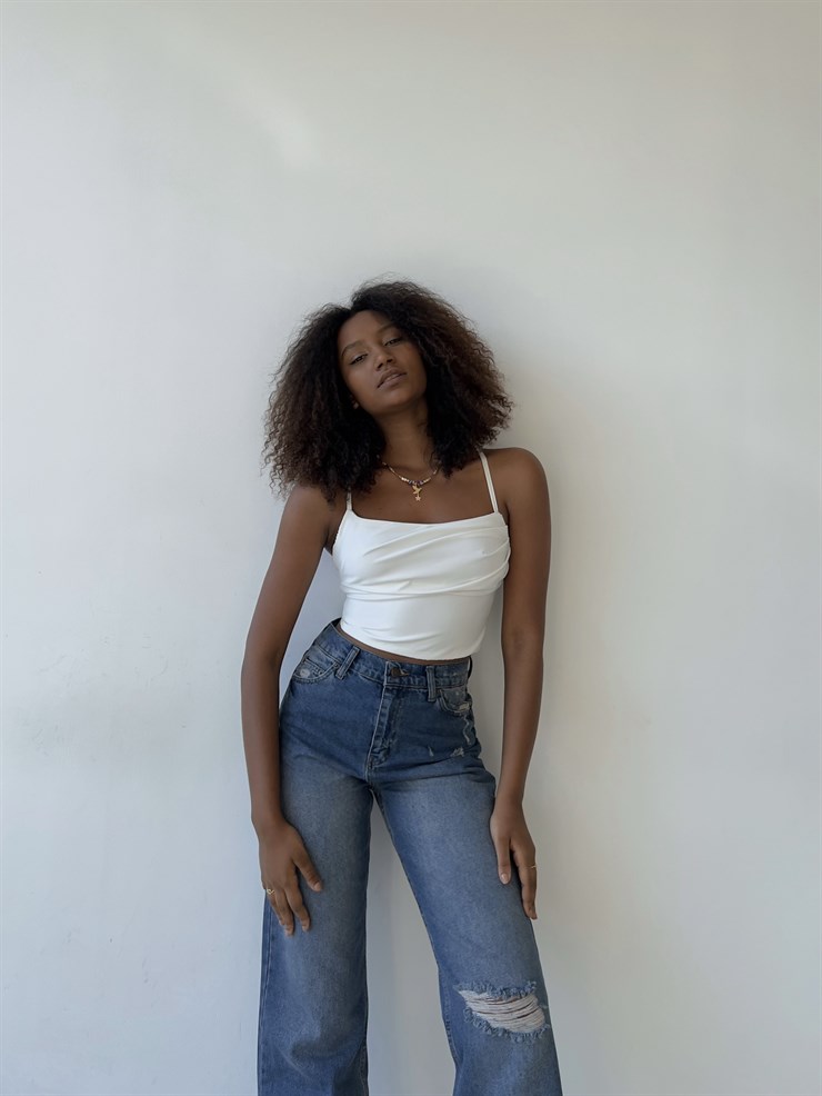 Askılı Sırt Dekolteli Göğüs Drpeli Tosia Kadın Beyaz Crop Bluz 22Y000388