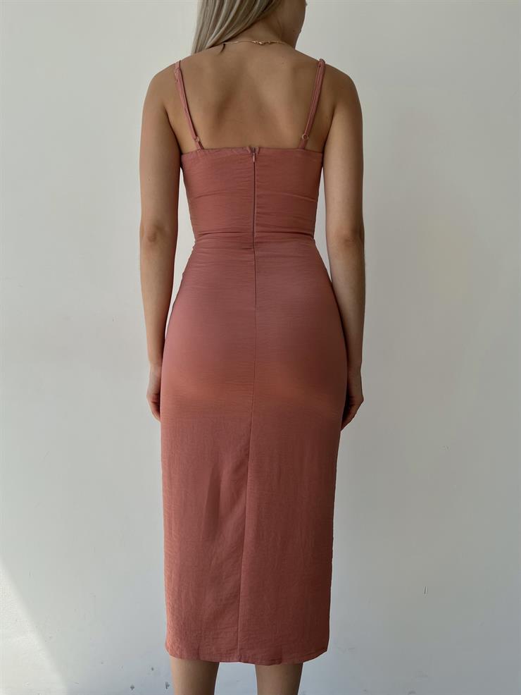 Askılı Yırtmacı Aksesuar Detaylı Kadın Pudra Midi  Elbise 21Y000365