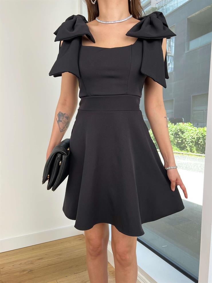 Askısı Fiyonk Detaylı Janis Kadın Siyah Mini Elbise 24Y604