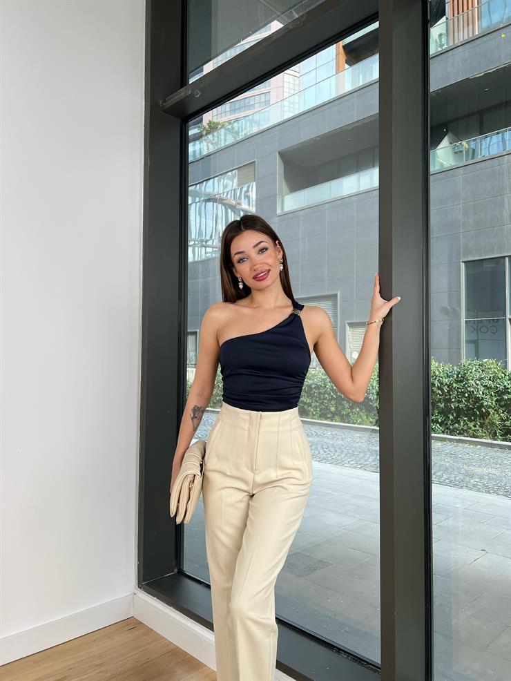 Tek Omuzlu Aksesuarlı Drape Detaylı Atenna Kadın Lacivert Bluz 24Y009