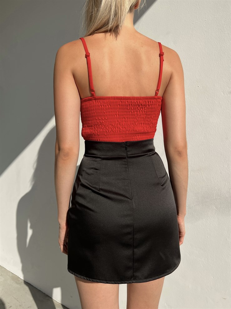 Ayarlanabilir Askılı Gipeli Göğüs Çevresi Taşlı Augere Kadın Kırmızı Bluz 22Y000450