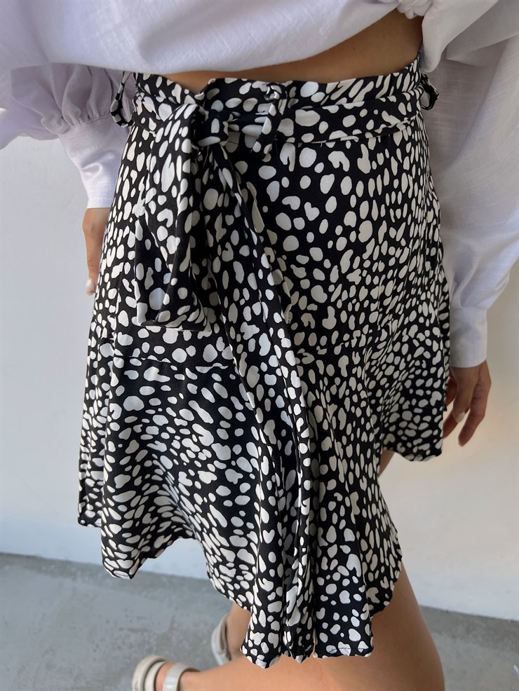 Bağcıklı Çiçek Desenli Kadın Siyah Şort Etek 21Y000152