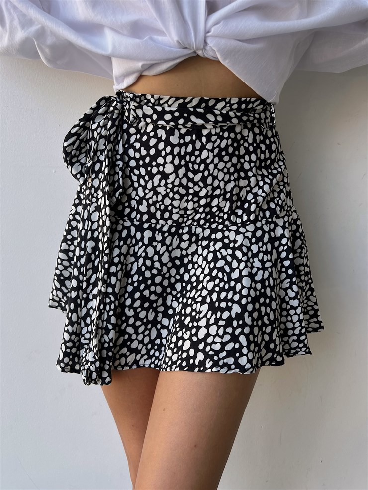 Bağcıklı Çiçek Desenli Kadın Siyah Şort Etek 21Y000152