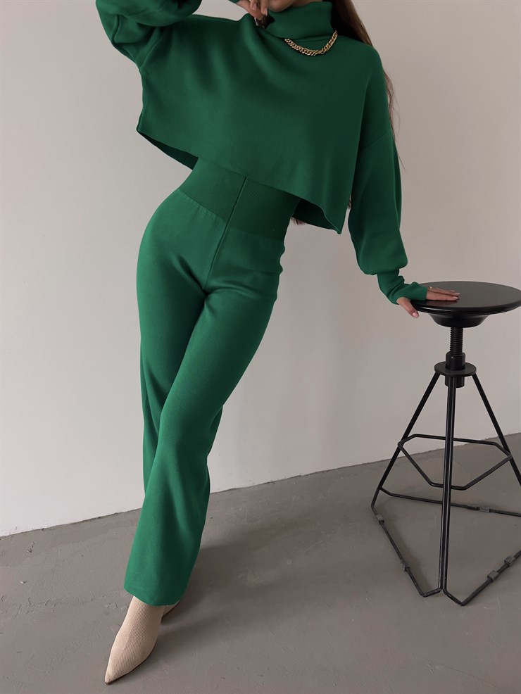 Balıkçı Yaka Üst Geniş Paça Alt London Kadın Zümrüt Triko Takım 22K000266