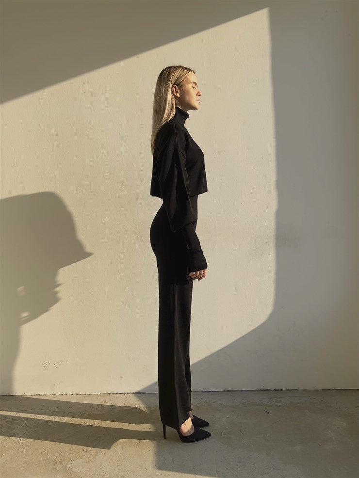 Balıkçı Yaka Üst Geniş Paça Alt London Kadın Siyah Triko Takım 22K000266