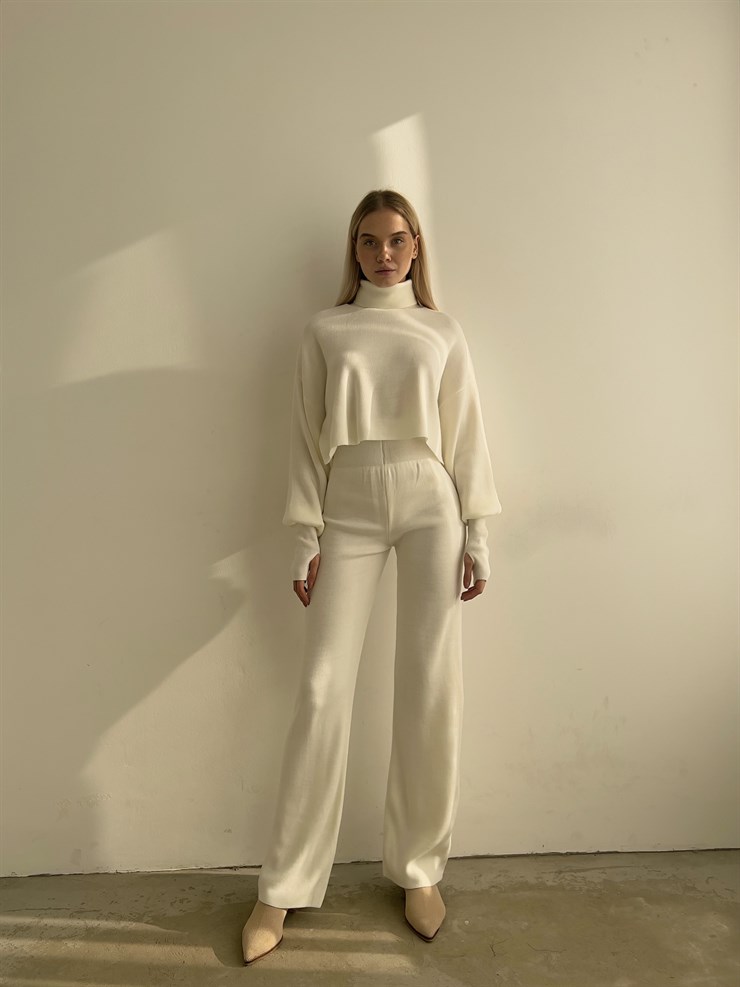 Balıkçı Yaka Üst Geniş Paça Alt London Kadın Ekru Triko Takım 22K000266