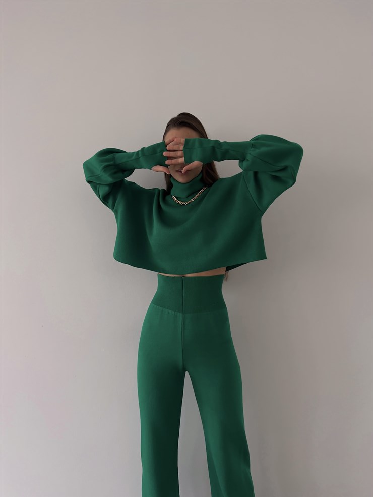 Balıkçı Yaka Üst Geniş Paça Alt London Kadın Zümrüt Triko Takım 22K000266