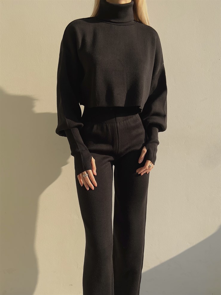 Balıkçı Yaka Üst Geniş Paça Alt London Kadın Siyah Triko Takım 22K000266