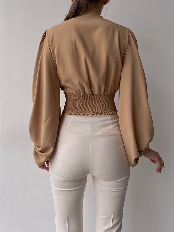 Balon Kol Önden Düğmeli V Yaka Kadın Camel Crop Bluz 21Y000527