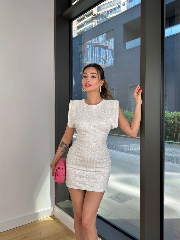Omuz Vatkalı Barebra Beyaz Kadın Pullu Payetli Mini Elbise 24Y567