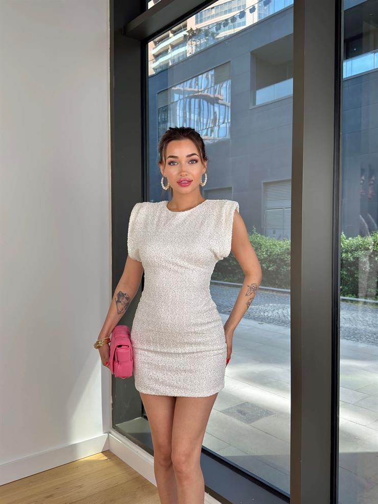 Omuz Vatkalı Barebra Beyaz Kadın Pullu Payetli Mini Elbise 24Y567