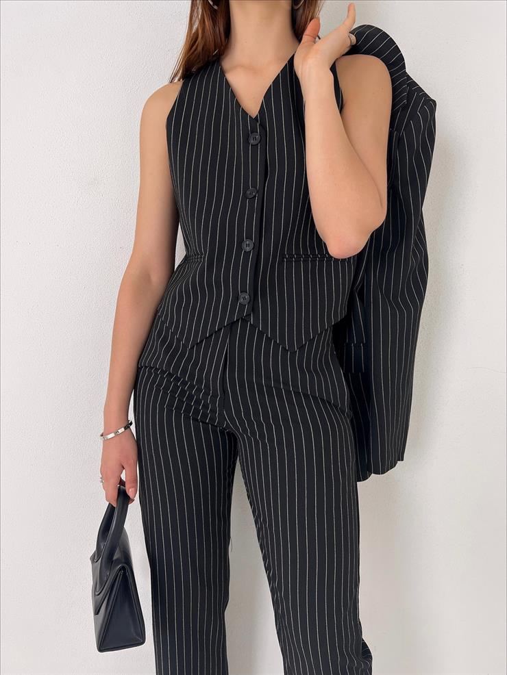 Omuz Vatkalı Blazer Ceket Önü Düğme Kapamalı Yelek Yüksek Bel Fermuarlı Pantolon Baylee Kadın Çizgili Siyah Üçlü Takım 23Y000017