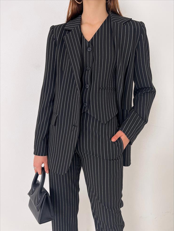Omuz Vatkalı Blazer Ceket Önü Düğme Kapamalı Yelek Yüksek Bel Fermuarlı Pantolon Baylee Kadın Çizgili Siyah Üçlü Takım 23Y000017