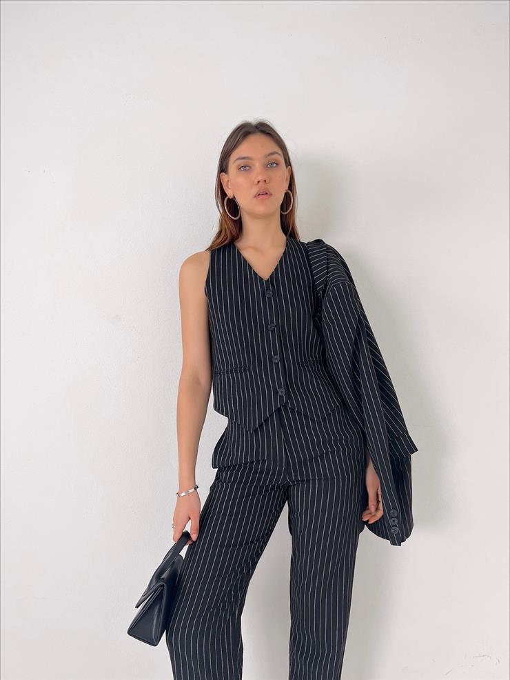 Omuz Vatkalı Blazer Ceket Önü Düğme Kapamalı Yelek Yüksek Bel Fermuarlı Pantolon Baylee Kadın Çizgili Siyah Üçlü Takım 23Y000017