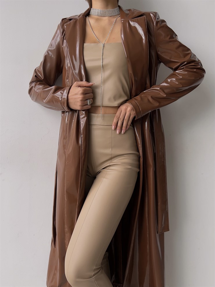 Belden Kuşaklı Yanları Cepli Eduardo Kadın Kahve Parlak Vegan Deri Kaban 23K000145