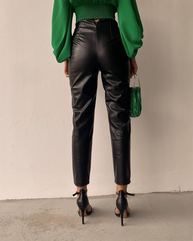 Beli Pensli Havuç Paça Suni Deri Kadın Siyah Pantolon 22K000204