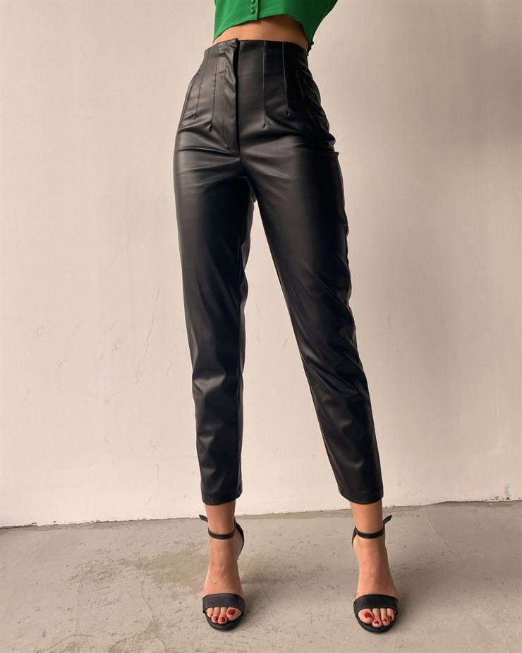 Beli Pensli Havuç Paça Suni Deri Kadın Siyah Pantolon 22K000204