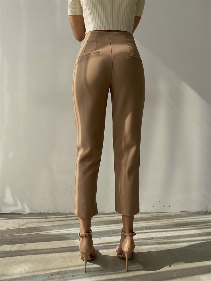 Beli Pensli Ön Paçası Yırtmaçlı Jemma Kadın Camel Pantolon 23K000046